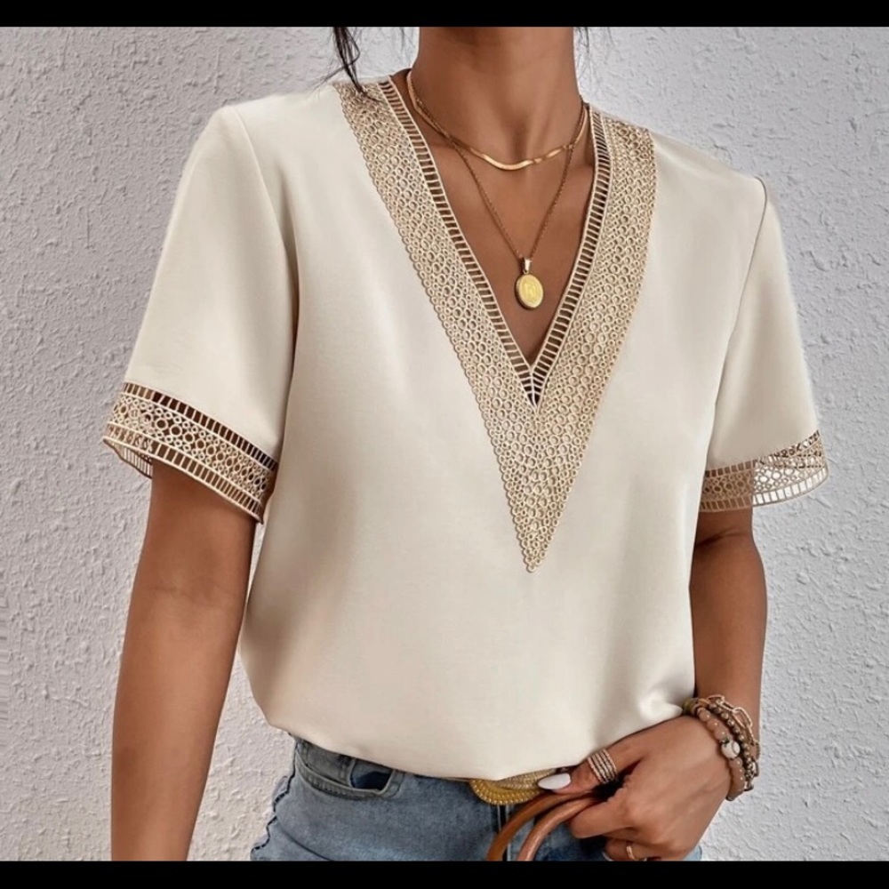 Contrast lace Blouse